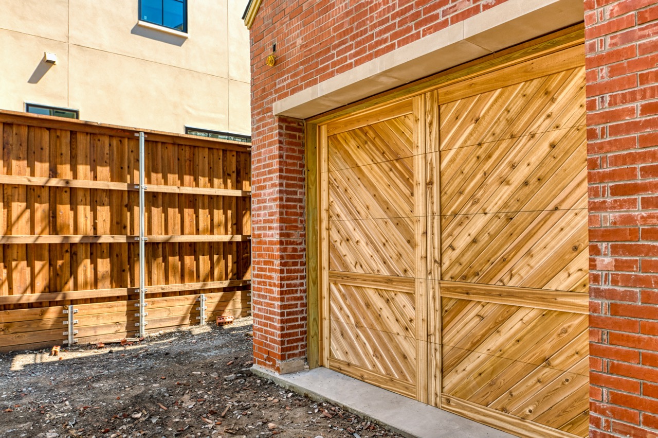 10x9 cedar chevron garage door with trim